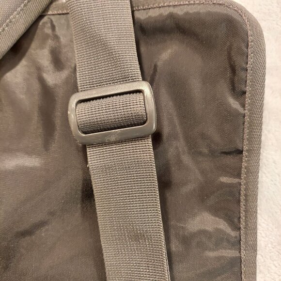 Quiksliver Shoulder Messenger Bag Gray Satchel Computer book School Career Pad - Picture 9 of 15